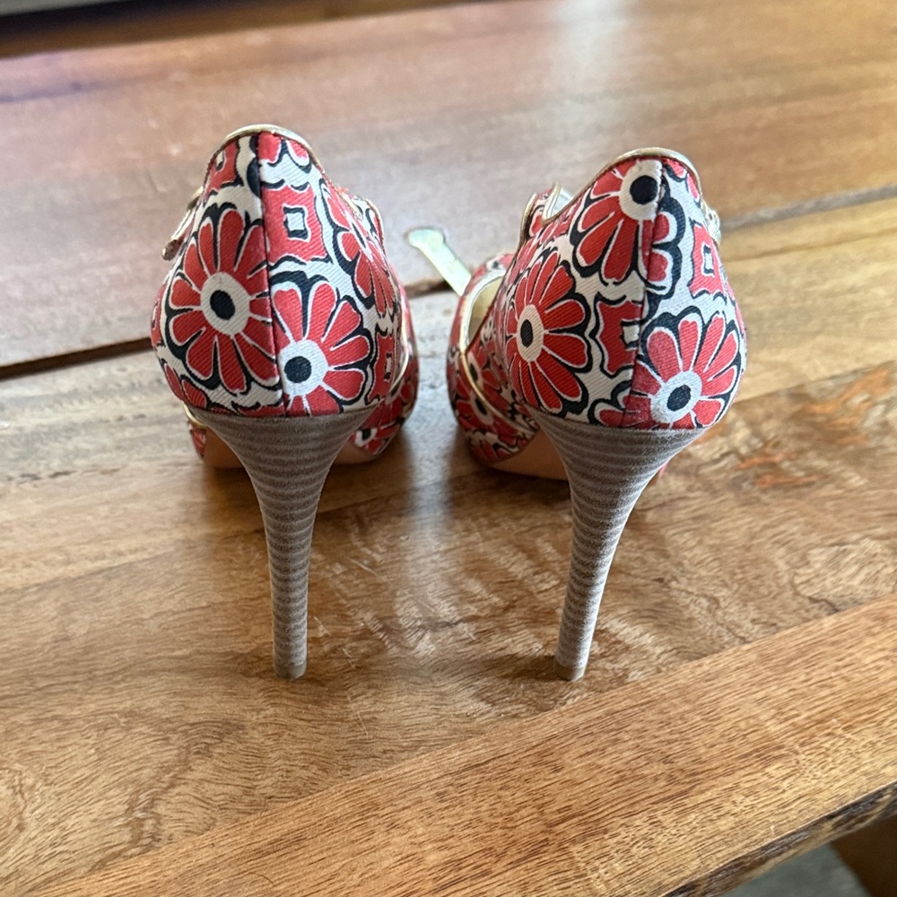 NWOB Coach Floral Heels - Picture 4 of 10